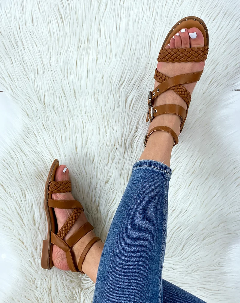 Nu-pieds camel à multiples brides tressées et lisses