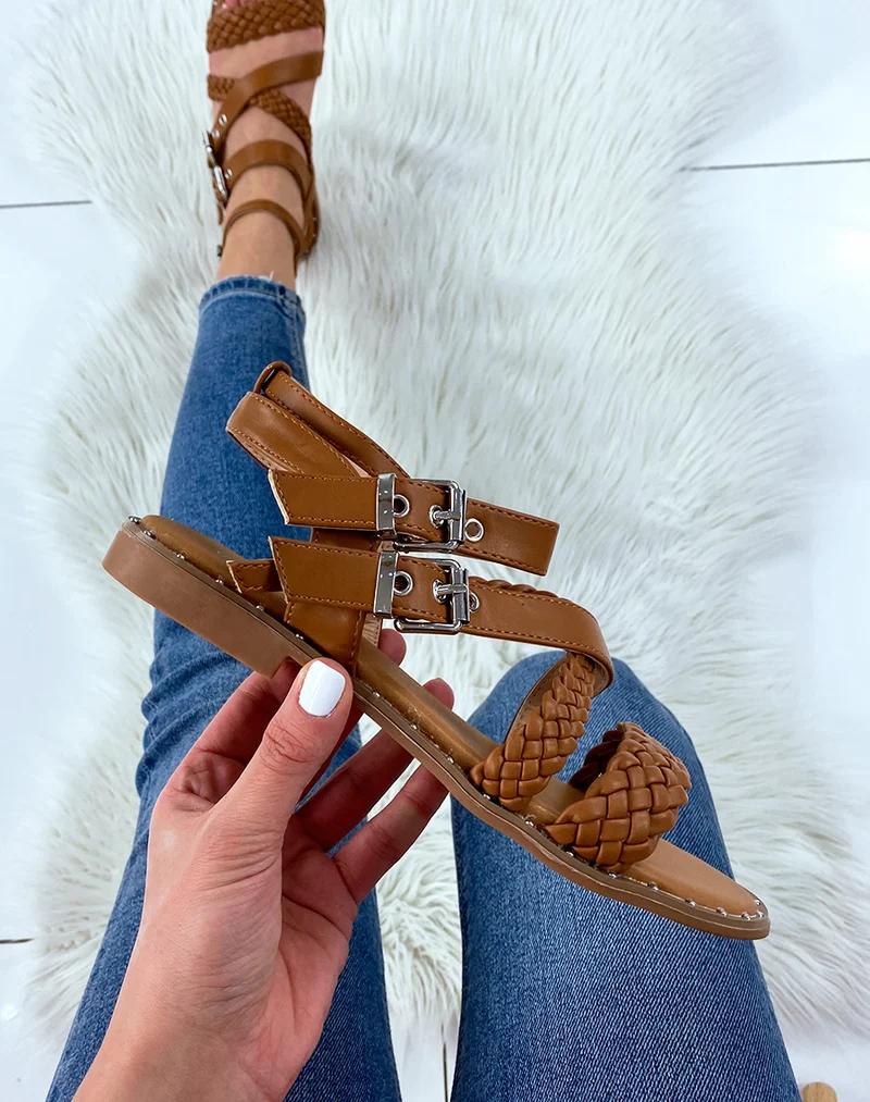 Nu-pieds camel à multiples brides tressées et lisses