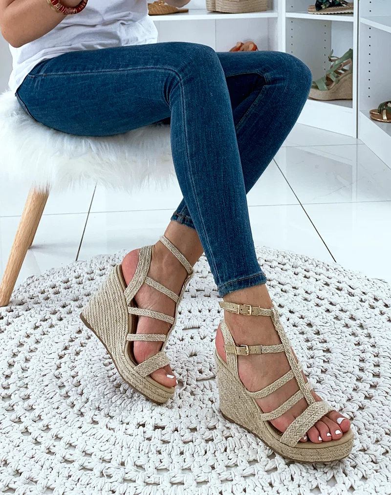 Sandales compensées beige raphia