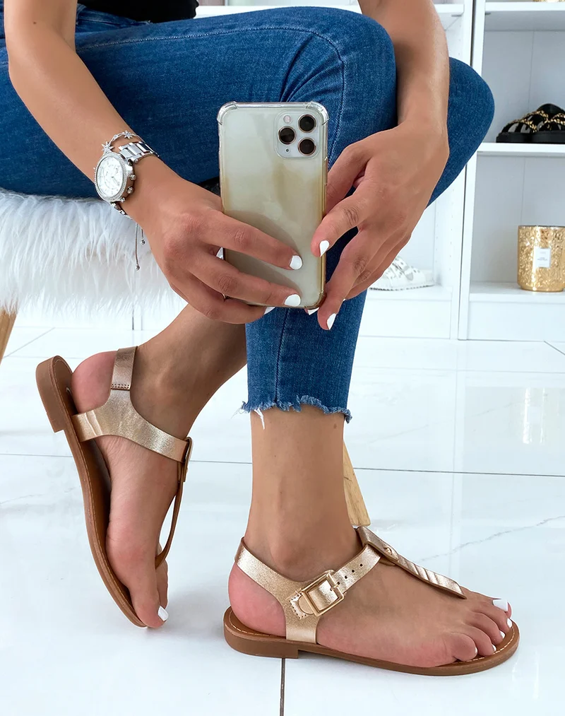 Nu-pieds rose gold à clou doré