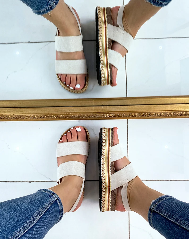 Sandales à doubles brides en suédine beige
