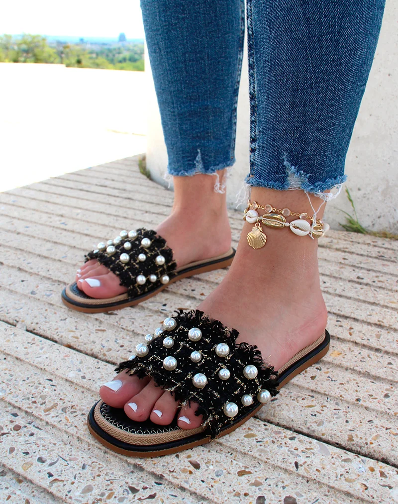 Mules noires effet tweed à perles