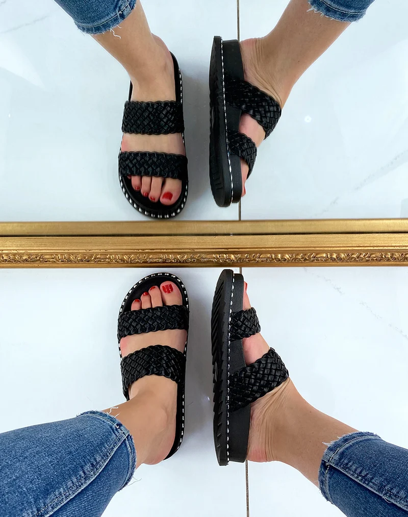 Sandales noires à doubles brides tressées