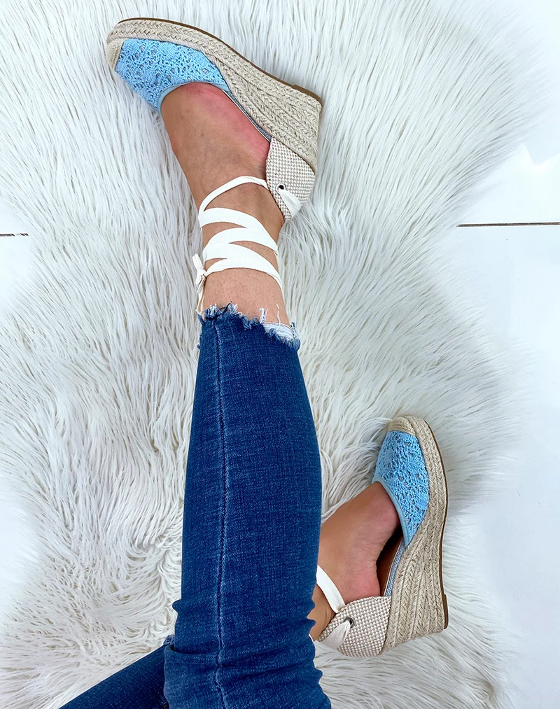 Espadrilles compensées bleu pastel à longues lanières