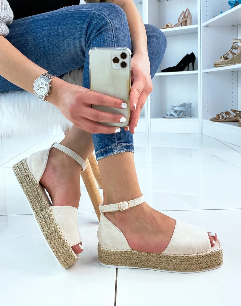 Espadrilles beiges à bout ouvert et talon compensé
