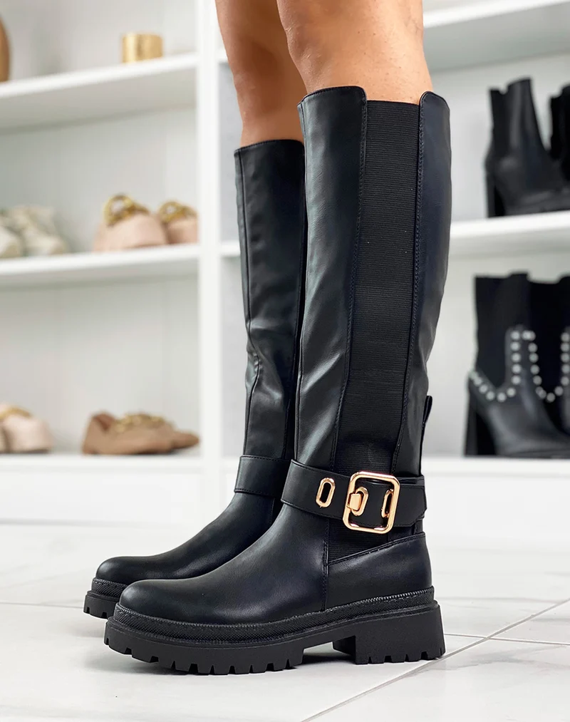 Bottes hautes noires à boucle dorée