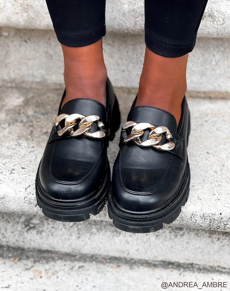 Mocassins à large plateforme avec chaîne dorée