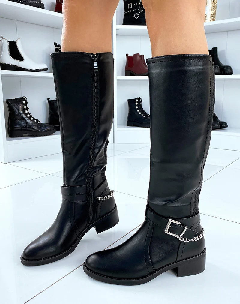 Bottes hautes noires à talon et détail chaîne