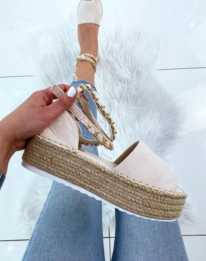 Compensée beige à chaine dorée