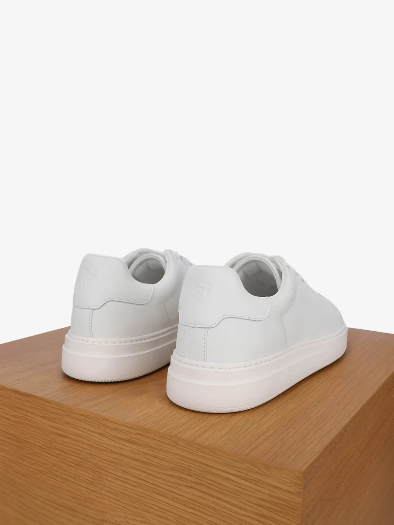 Basket en cuir blanche