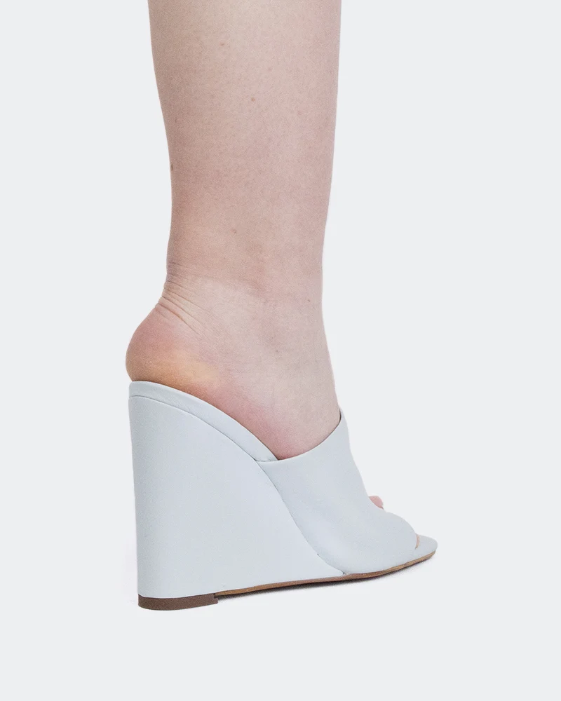 Minerva Light Blue Leather