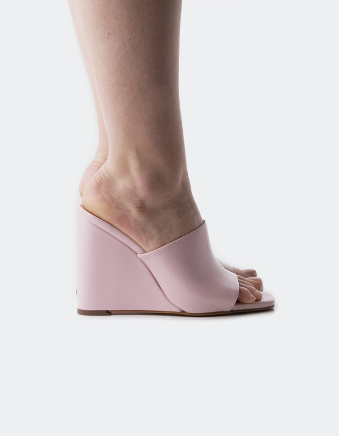 Minerva Light Pink Leather