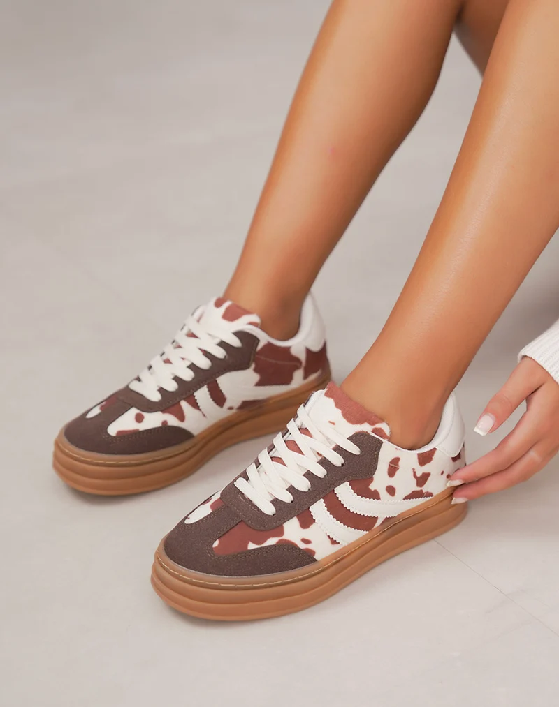 Basket femme marron tendance imprimé vachette avec semelle plate
