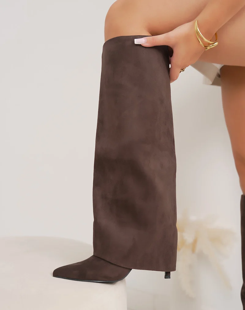 Bottes marron en suédine – Talon aiguille – Bout pointu