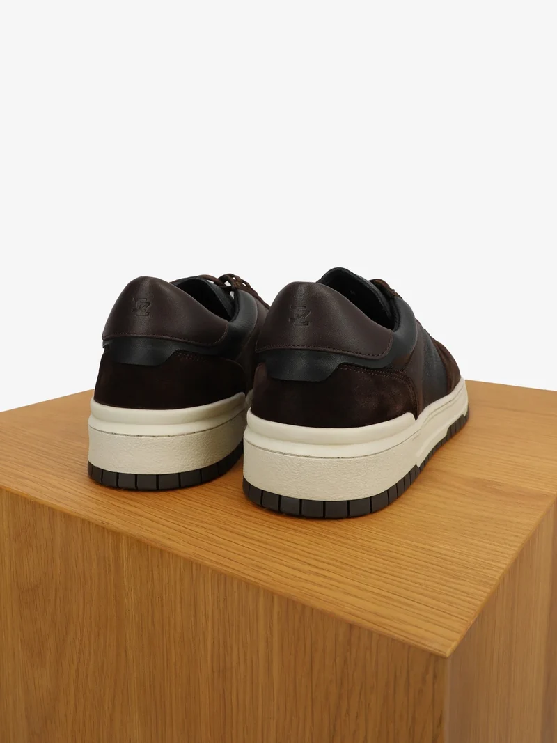 Baskets en cuir marron