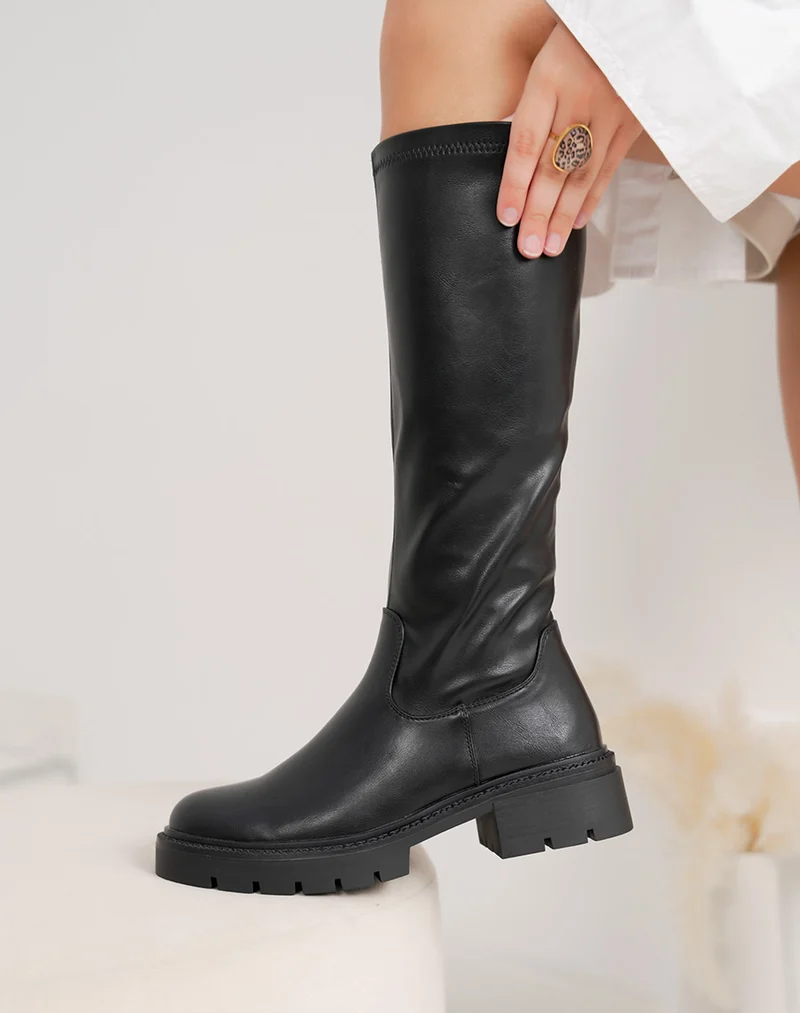 Bottes chaussettes femme noires tendance avec semelle crantée et talon léger