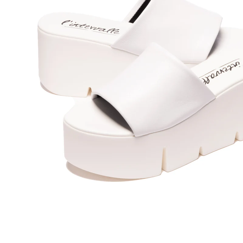Jaya White Leather