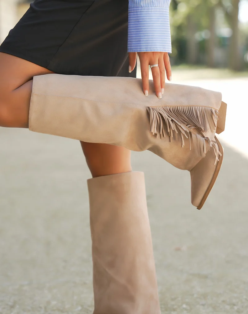 Bottes femme taupe en suédine élégante à franges et talon carré 6cm