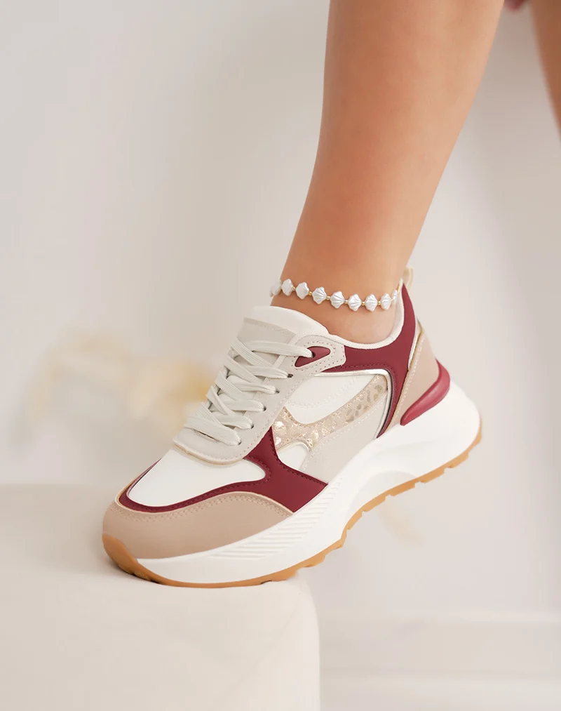 Basket femme beige épaisse tendance avec empiècements bordeaux et léopard brillant