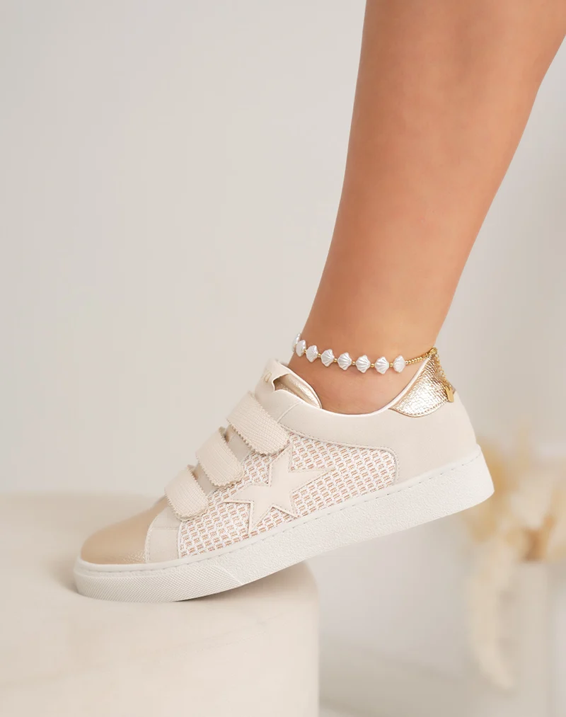 Basket femme dorée tendance avec empiècement tissé pailleté et scratchs beiges