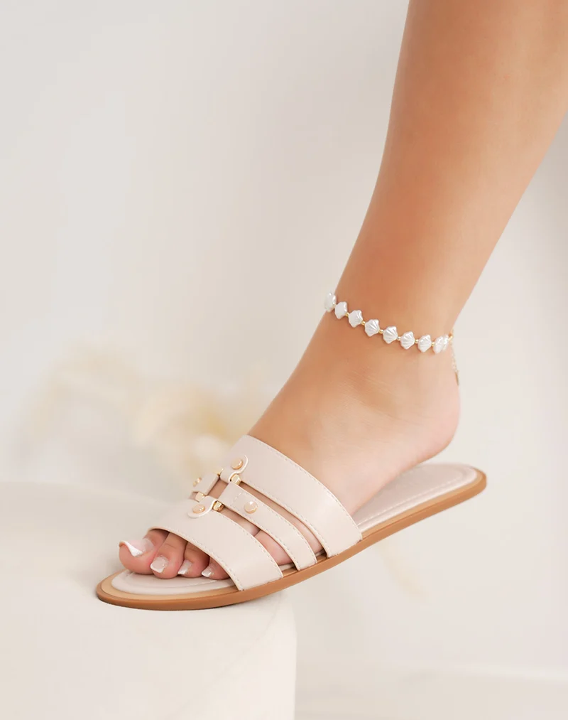 Mules femme beiges plates – élégantes avec brides fines et détails dorés