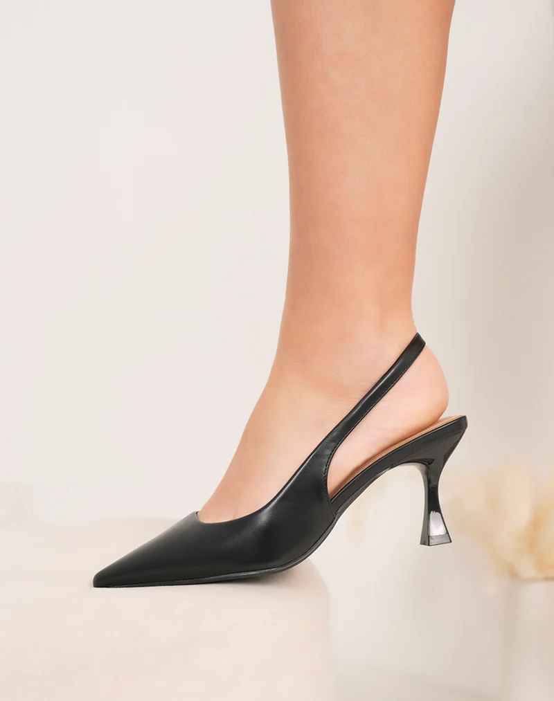 Escarpins femme noirs élégants à bout pointu et petit talon