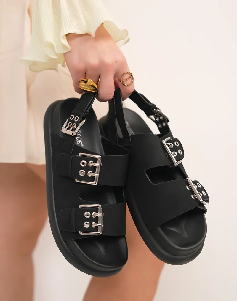 Mules femme noires à 3 brides ajustables avec boucles argentées