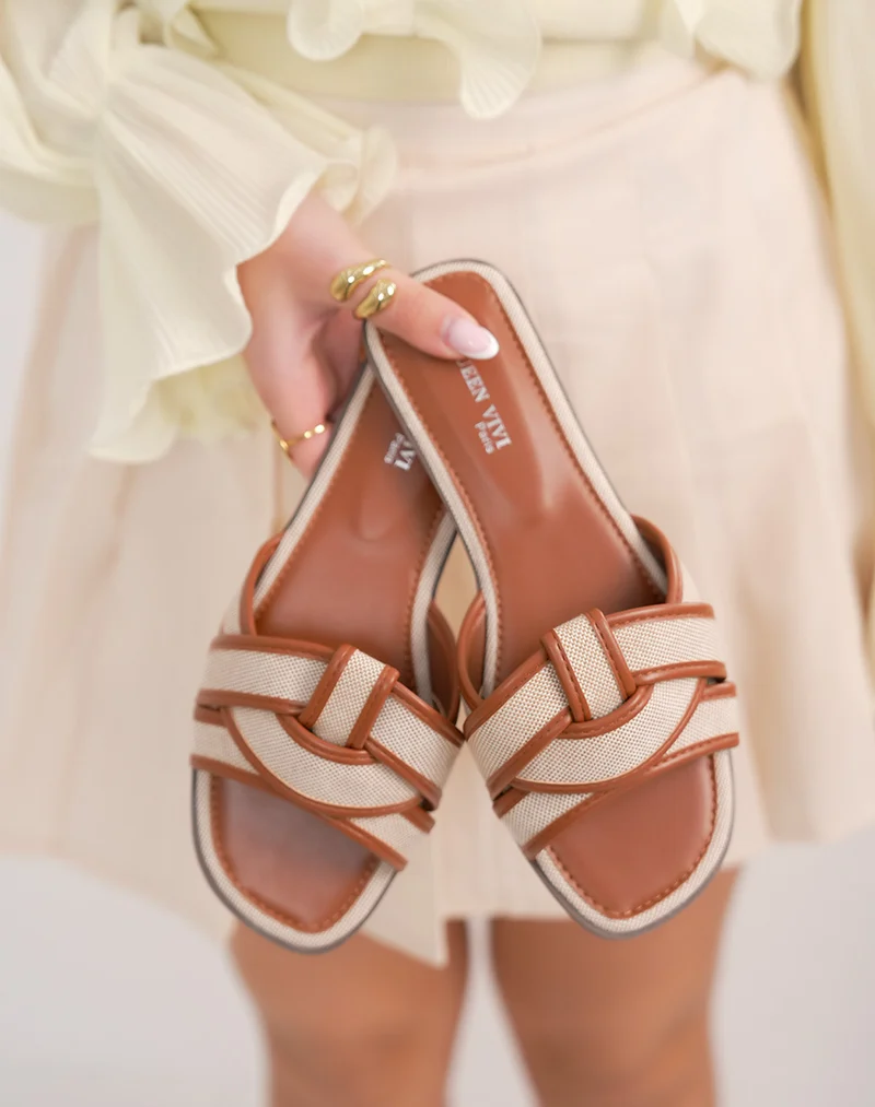 Mules femme beige plates tendance avec bride nouée effet tissé camel