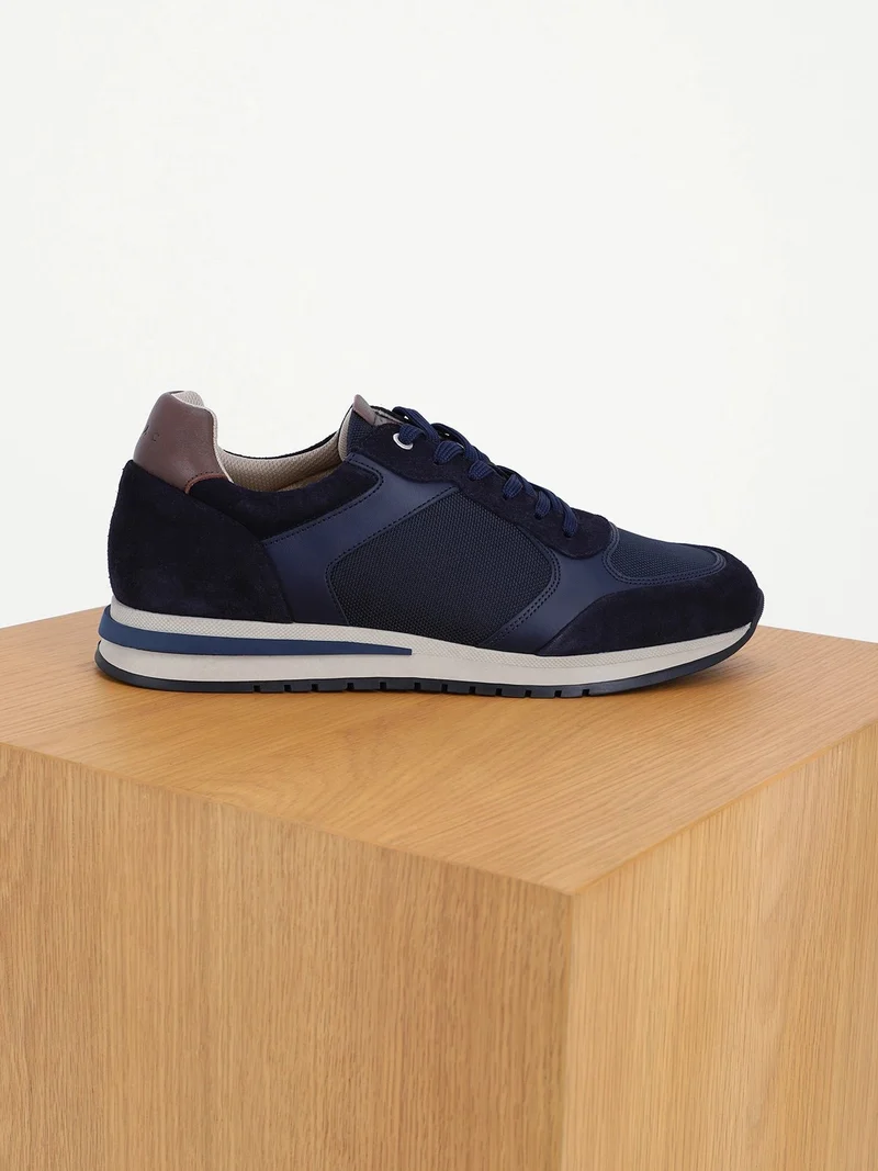 Baskets en cuir marine