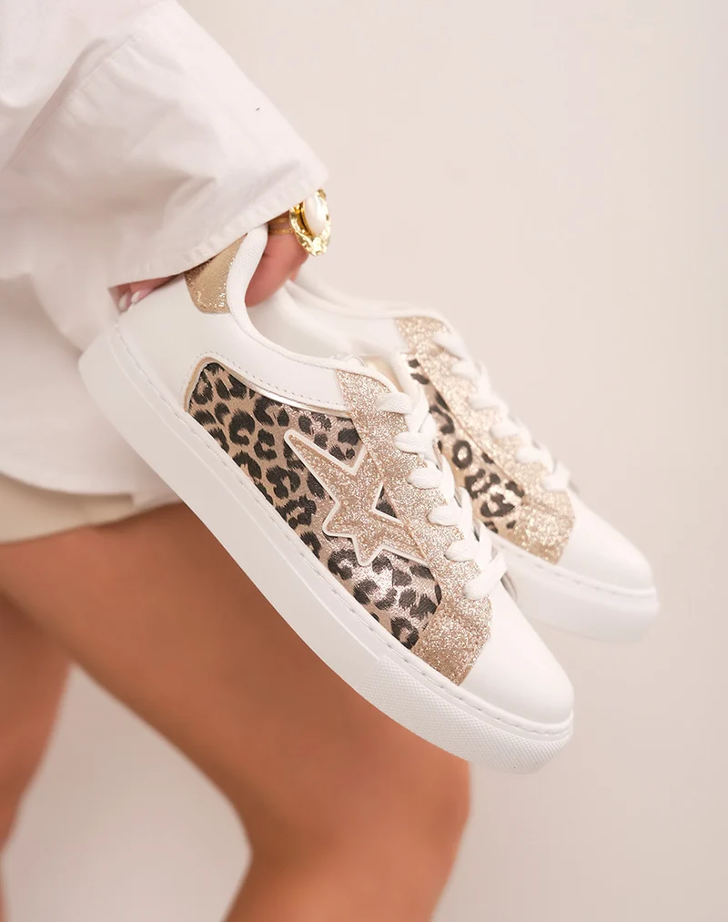 Baskets femme blanches tendance à paillettes dorées et motif léopard sur le côté