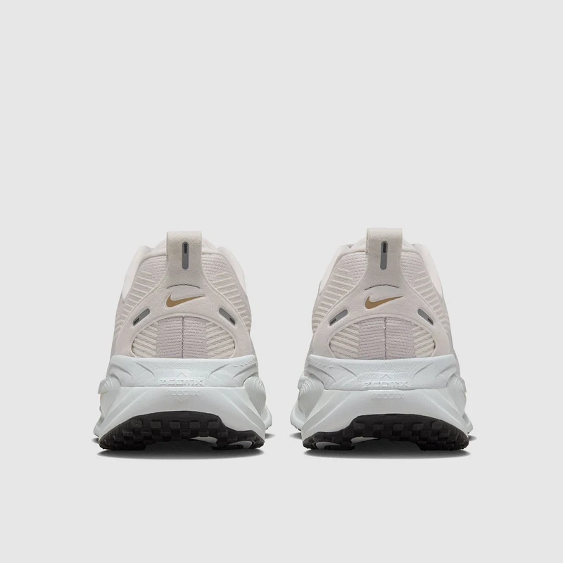Nike Vomero 18
