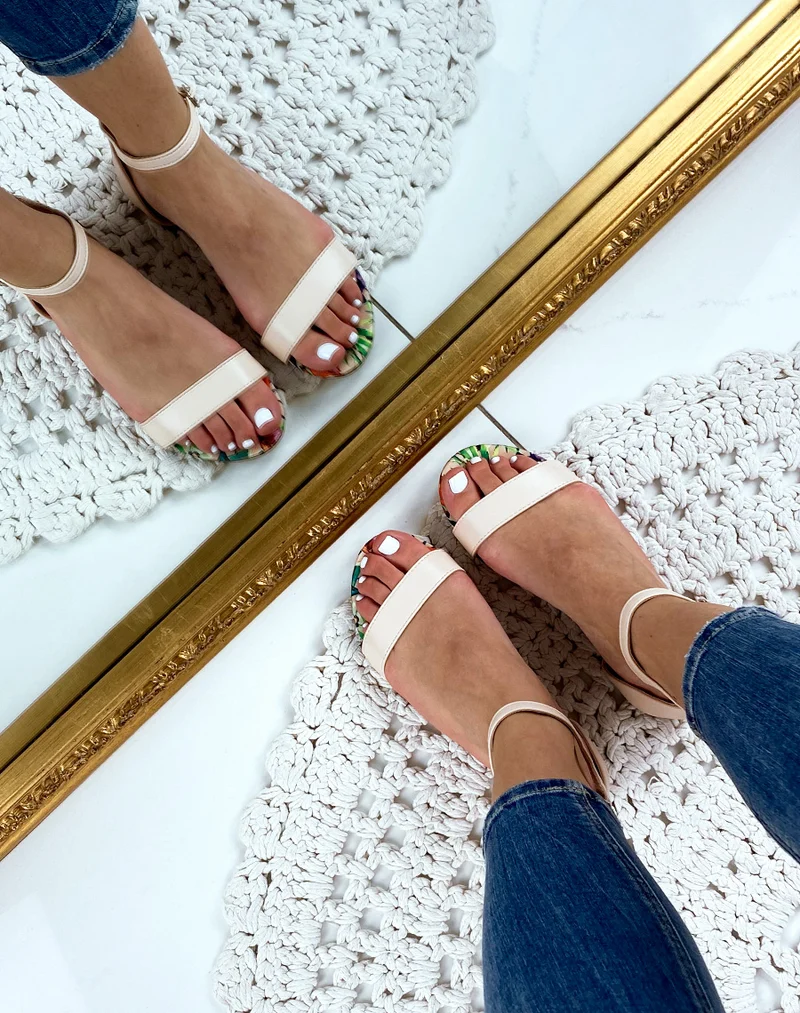 Nu-pieds beige en simili cuir
