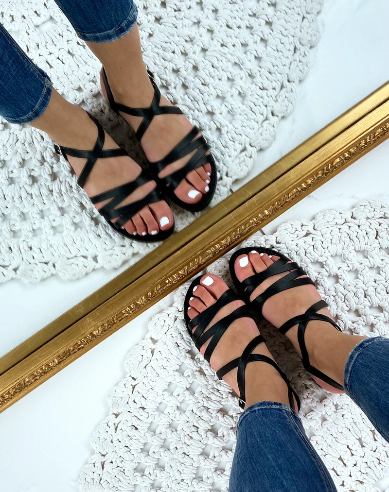 Nu-pieds à multiples sangles noires