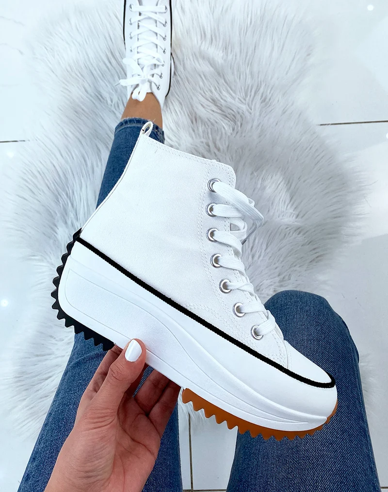 Basket montante en tissu blanche semelle crantée