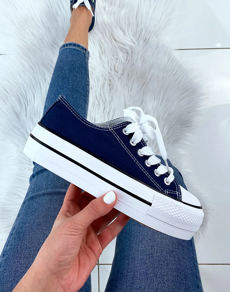 Basket basse bleue en tissu