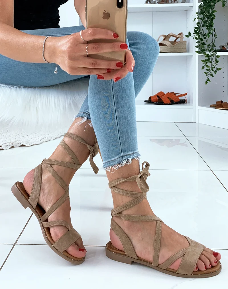 Nu-pieds en suédine taupe à lacets entrecroisés