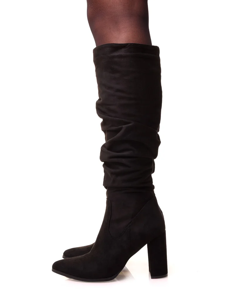 Bottes noires plissée en suédine à bout pointu
