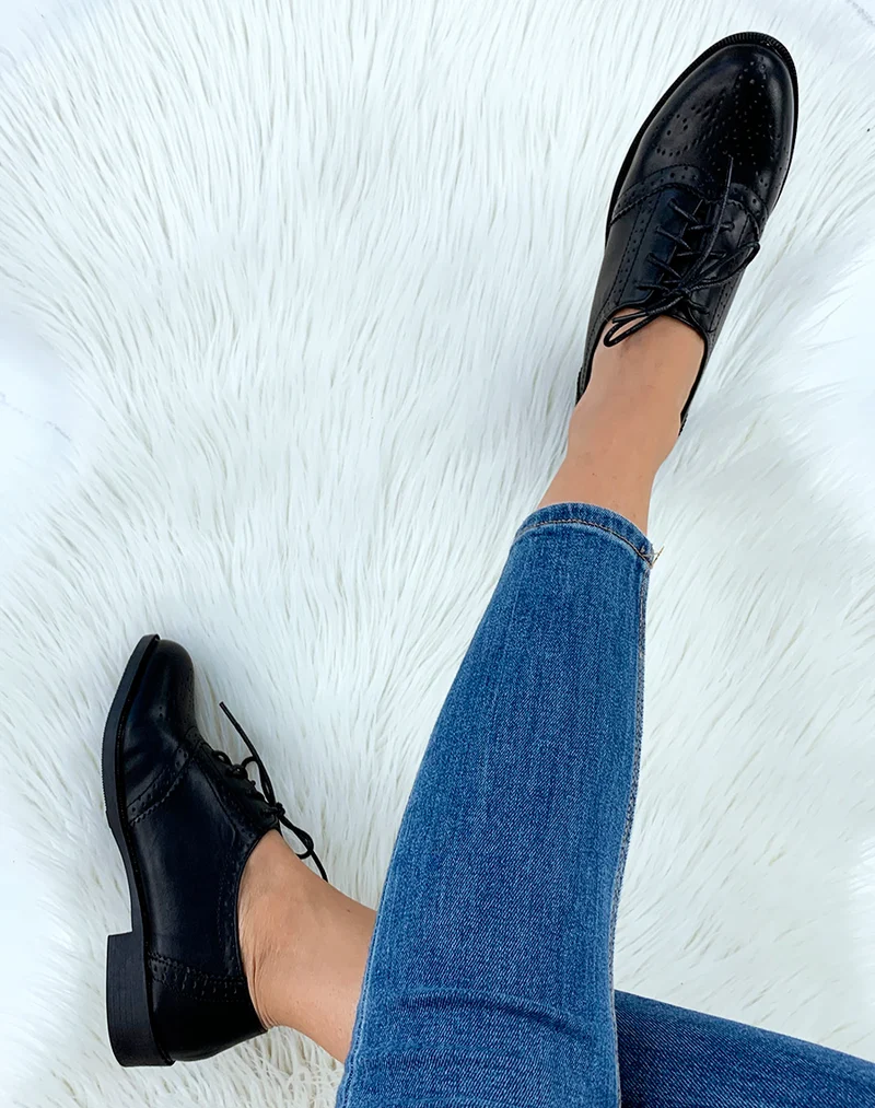 Derbies noires surpiquées à lacets