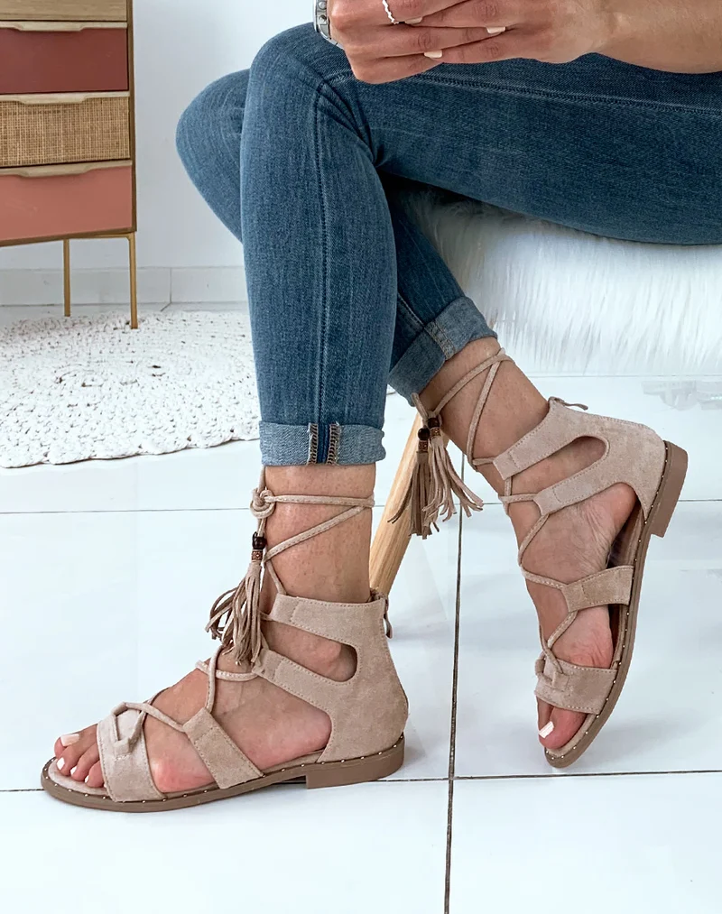 Nu-pieds en suédine beiges à multibrides entrecroisées
