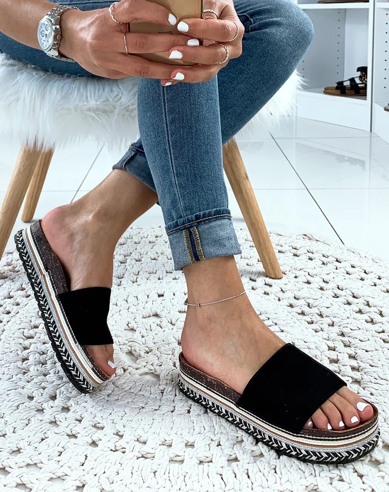 Mules en suédine noires à plateformes fantaisies