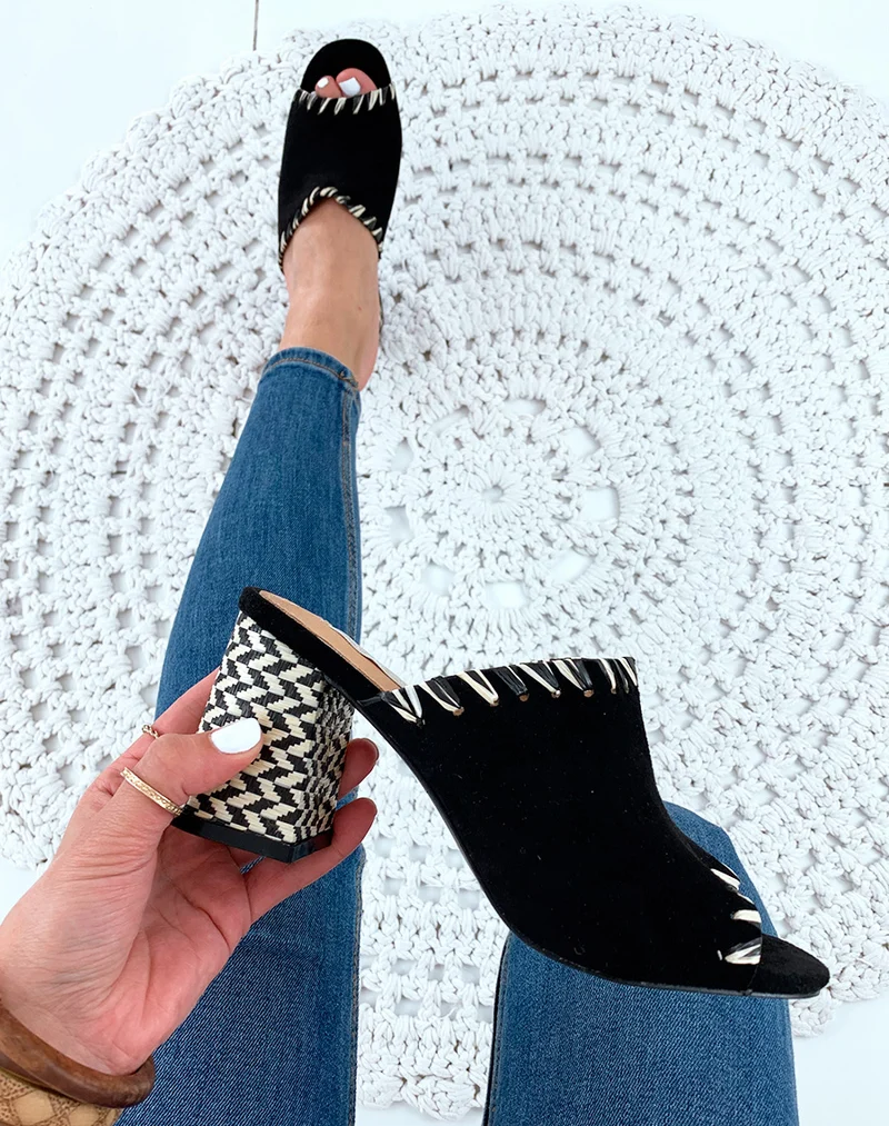 Mules à talons en suédine noires à détails fantaisies