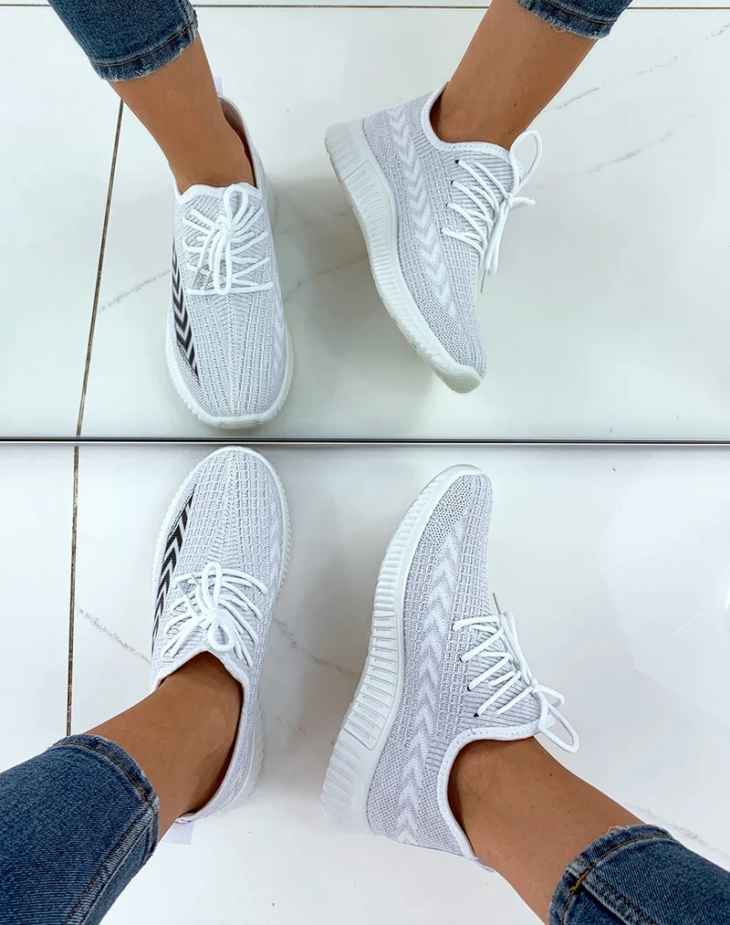 Baskets blanches respirantes et souples