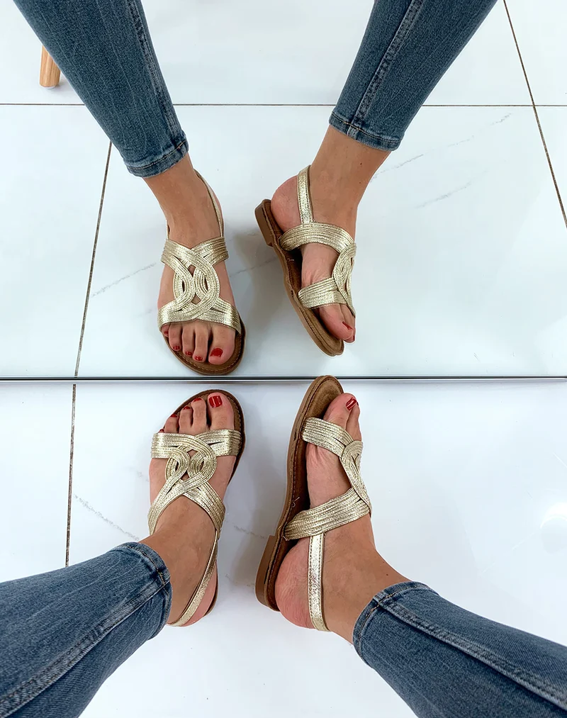 Nu-pieds dorées en serpentine