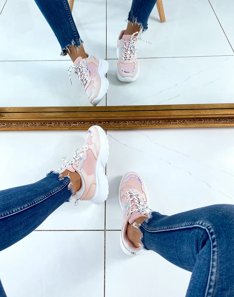 Baskets pink détail holographique