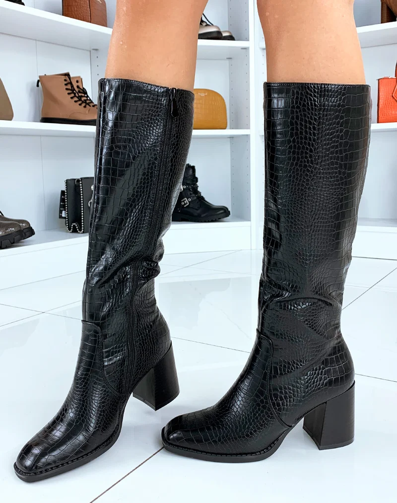 Bottes noires effet croco à bout carré