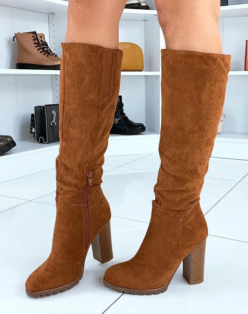 Bottes en suédine camel à talon