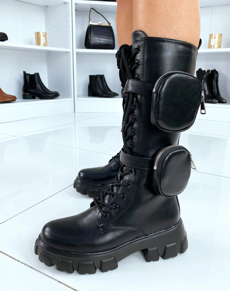 Bottes hautes noires à lacets et à poches