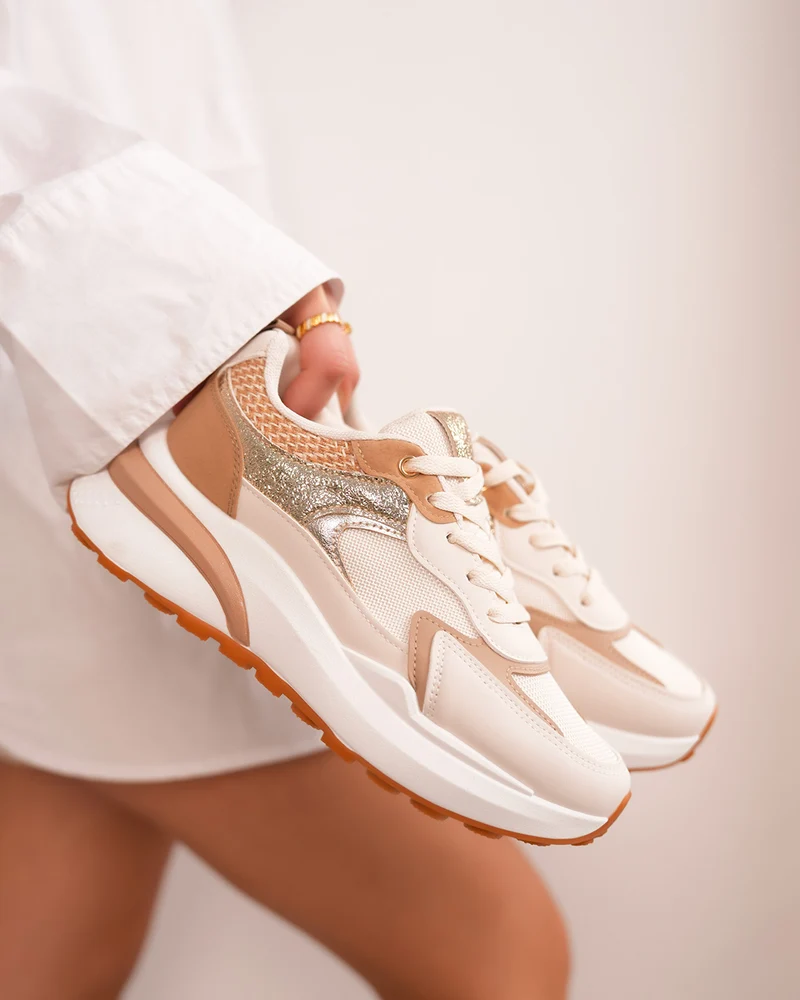 Basket femme blanche et beige avec détails dorés et motif tissé - Semelle épaisse crantée