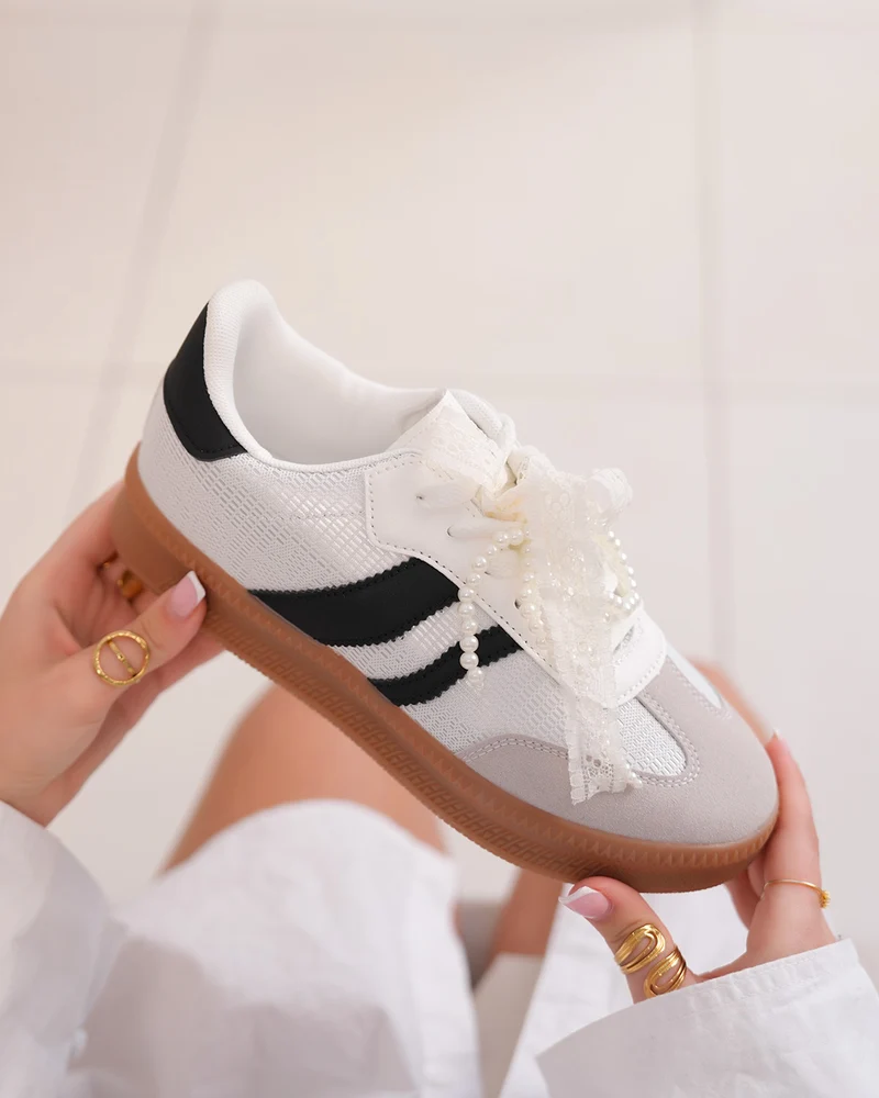 Basket femme blanche effet tissé avec dentelle, perles et semelle marron