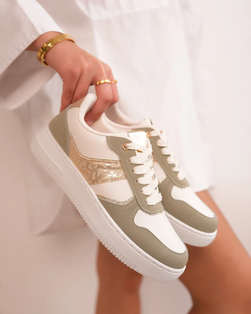 Basket femme blanche et vert clair élégante avec détail léopard doré